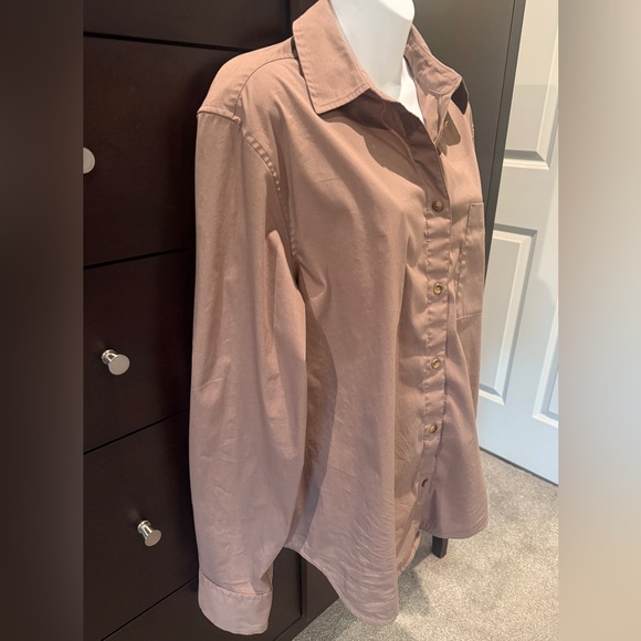 NWOT Lululemon Athletica Cotton-Blend Poplin Button-Down Shirt in Color Taupe, L - Picture 6 of 10